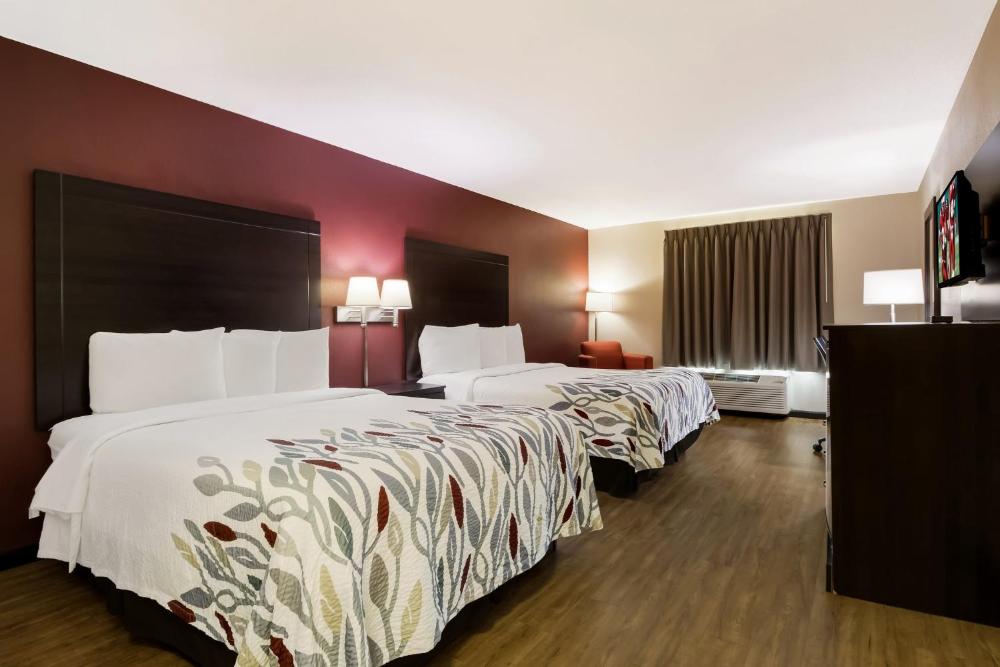Standard Room with Two Queen Beds Non-Smoking interior